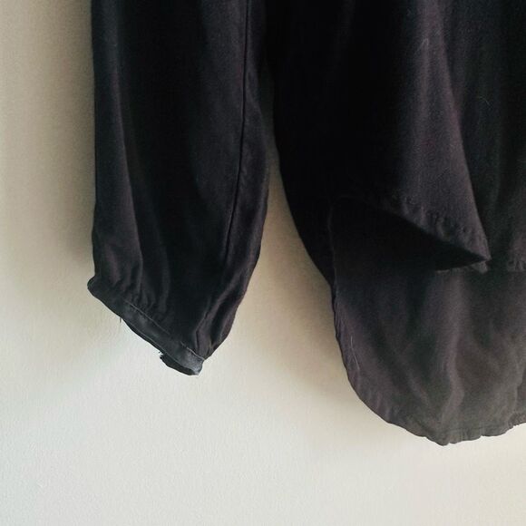 FLANNEL Black Lace Back Silk Trim Blouse – Size 0 (S) – Australian Quiet Luxury - Picture 5 of 11